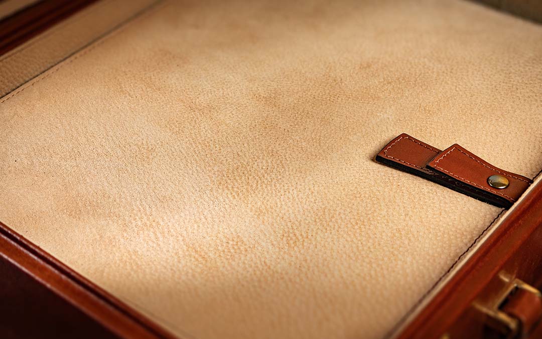 Scanno slimline leather attaché case pigskin suede lining